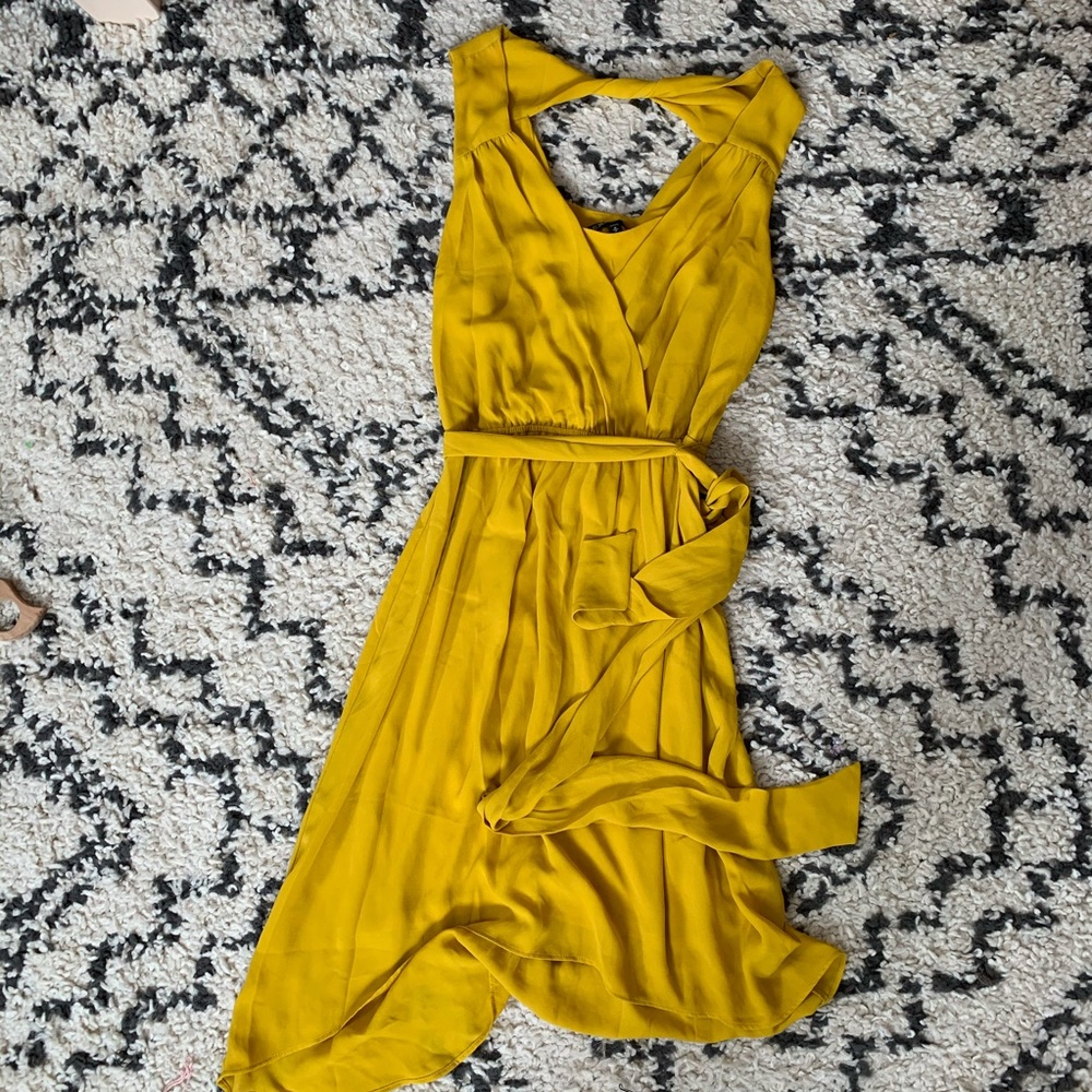 Yellow express dress